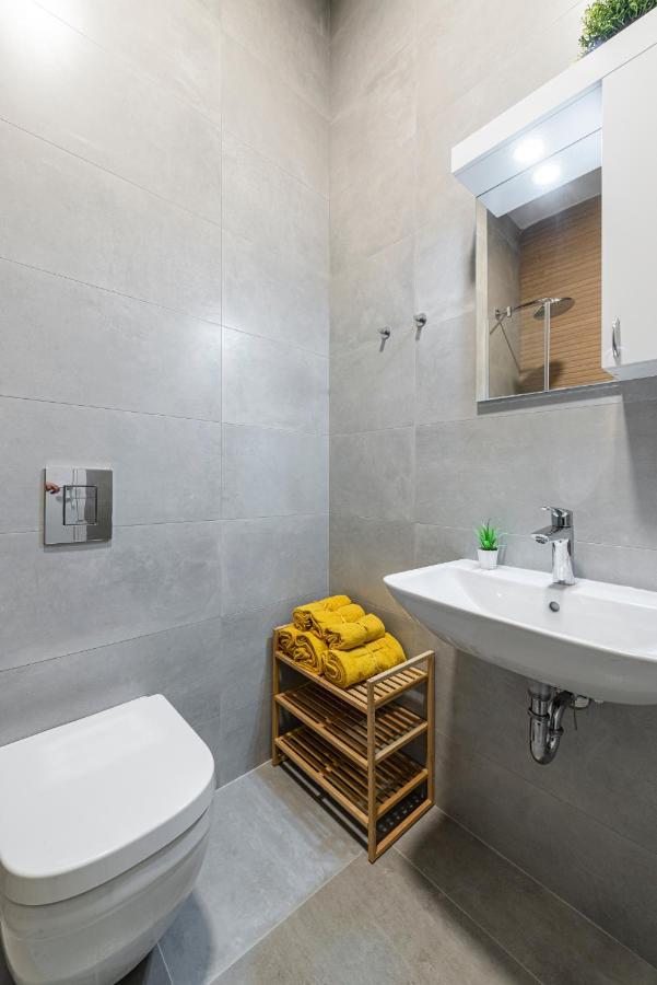 Vertigo Modern Studio-Free Private Parking-Fast Wi-Fi Novi Sad Exterior photo