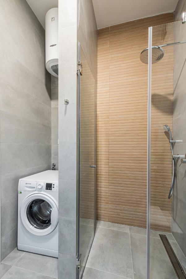 Vertigo Modern Studio-Free Private Parking-Fast Wi-Fi Novi Sad Exterior photo
