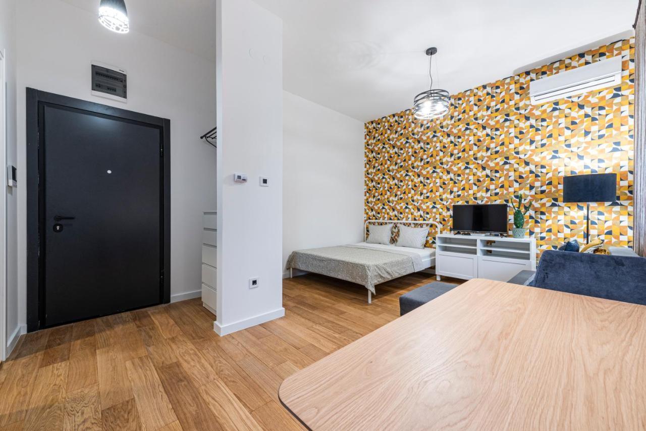 Vertigo Modern Studio-Free Private Parking-Fast Wi-Fi Novi Sad Exterior photo